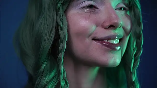 ginger hugs online show from March 28, 10:19 pm