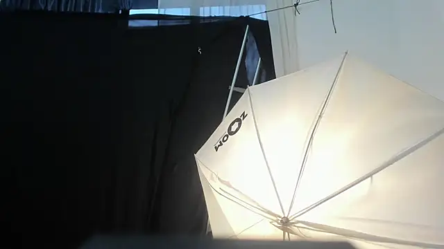 latinaStepmom online show from January 18, 11:23 pm