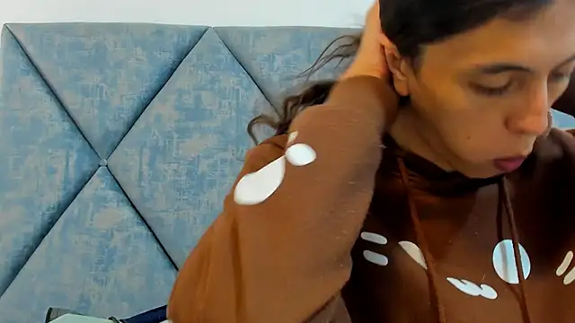 FreyaMoller online show from February 6, 7:39 pm