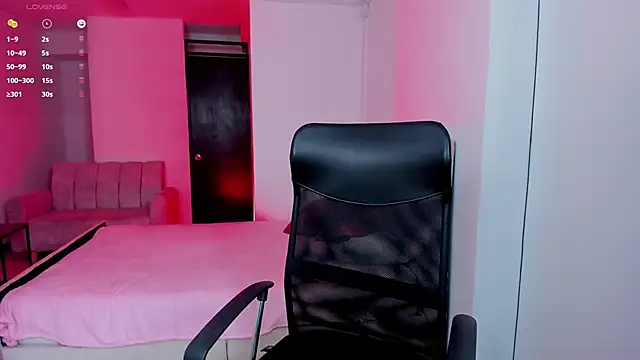 sophie alice  online show from December 1, 1:58 pm