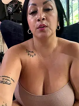 Milk chloe online show from January 8, 8:02 pm