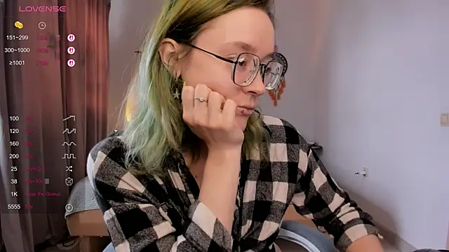 alisahug online show from August 7, 10:22 am