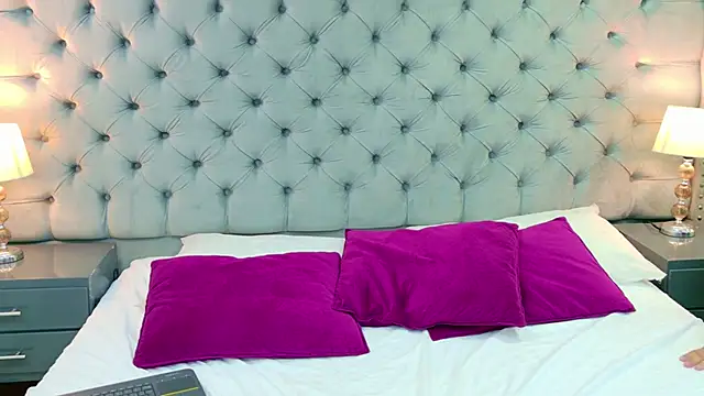 SamantaG online show from November 15, 2:40 pm