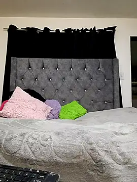 valenthottie online show from September 9, 3:17 am