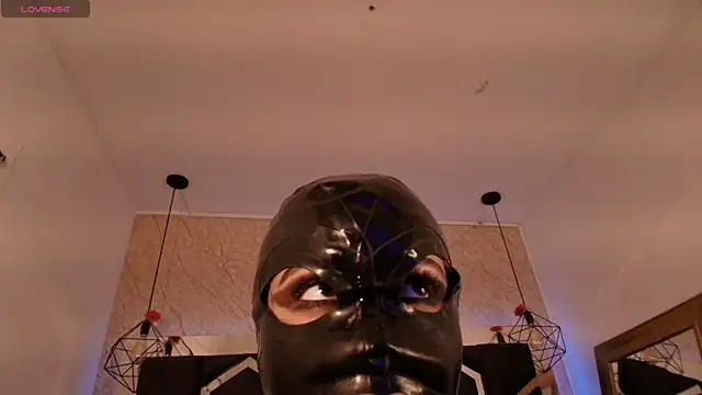 Haelycute online show from October 18, 7:59 pm