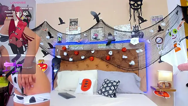 CristalLoren online show from October 24, 6:59 pm