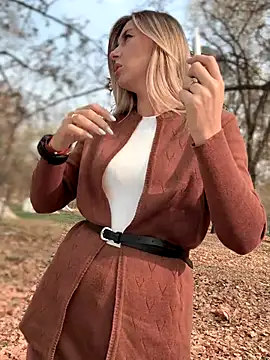 Snapshot of Crazy-Rosa chatting on October 28, 8:20 am Crazy-Rosa online show from October 28, 8:20 am