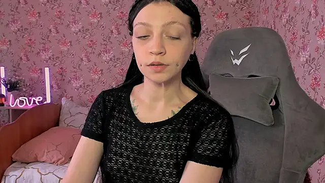 roselolly online show from March 8, 8:29 am