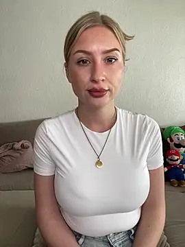 belle98 online show from April 30, 3:06 pm