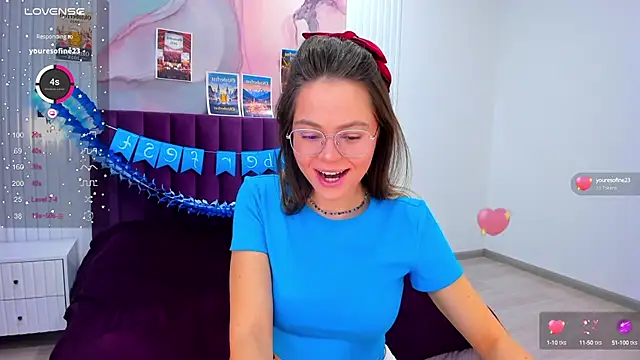 Kelly Cuutie online show from October 2, 12:59 am