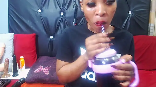 spicydiver38 online show from April 19, 7:38 pm