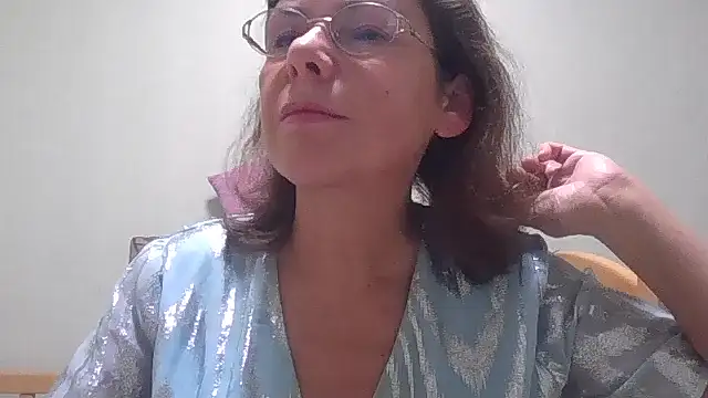 HollyJewel online show from October 20, 5:05 pm