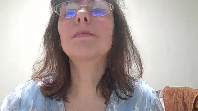 HollyJewel online show from April 15, 7:58 pm