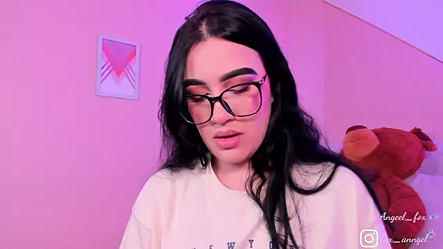 angeel fox online show from January 7, 2:37 am