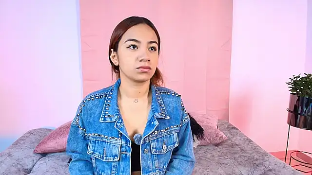 Jules n Gia online show from October 29, 10:19 am