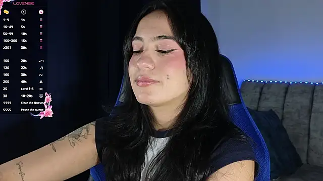 ZaraDames  online show from March 6, 4:29 am