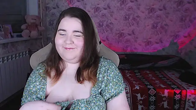 Estelle Hicks online show from February 22, 6:42 pm