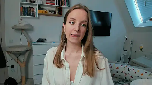 violet blue eyes online show from May 28, 1:20 pm