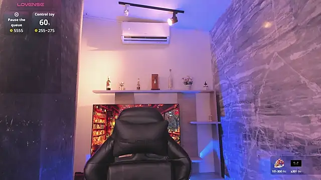 Snapshot of saracaball_ chatting on October 1, 4:39 am saracaball  online show from October 1, 4:39 am