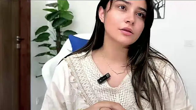 demieliss online show from April 20, 6:49 am