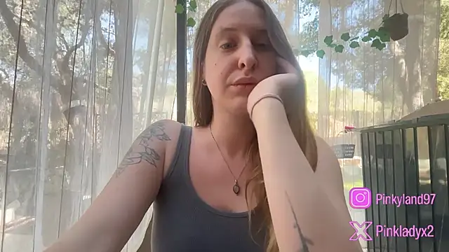 Pinkyladyxxx online show from May 19, 10:00 am