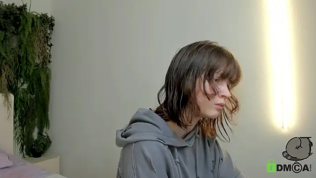 Snapshot of Alina_Mills chatting on October 21, 9:46 am Alina Mills online show from October 21, 9:46 am