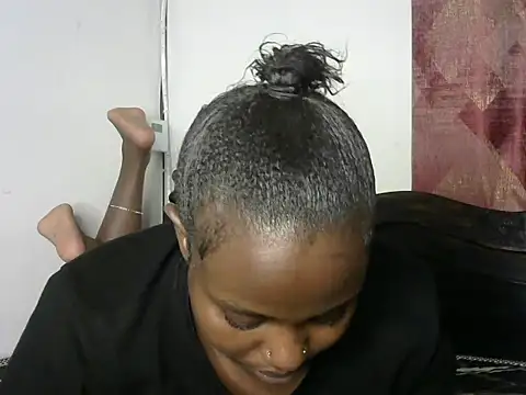 juicyblaqebony online show from December 19, 7:39 pm