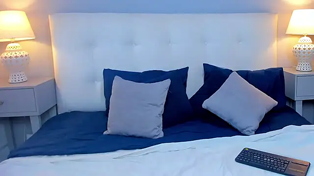 SaraaJhonsonn online show from October 16, 3:36 pm