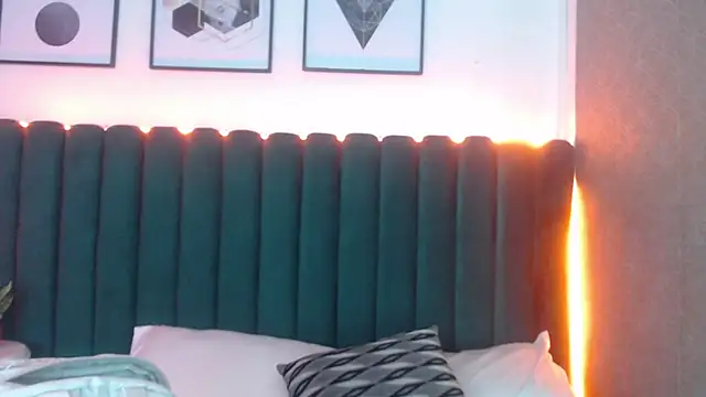 Nicolette ks  online show from October 25, 4:20 am