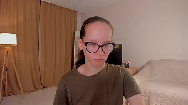 Snapshot of BettyBrowni chatting on October 21, 4:55 pm BettyBrowni online show from October 21, 4:55 pm