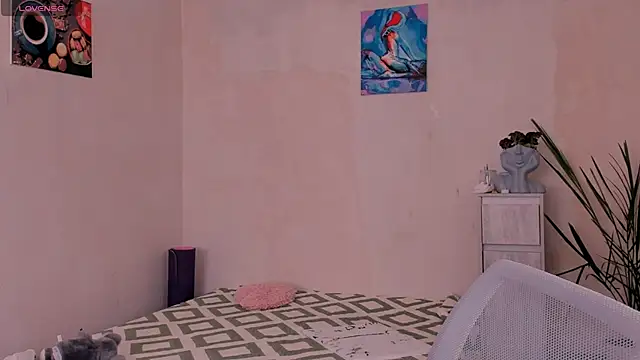 cClandesTina online show from November 1, 10:52 am