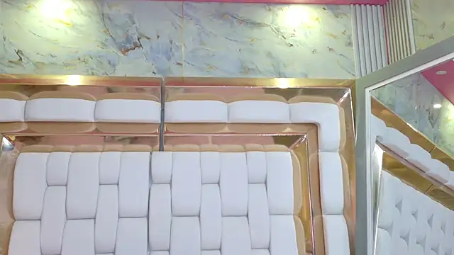 littleebluee online show from February 22, 7:48 pm