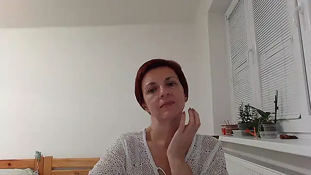 Snapshot of LoraLoraMay chatting on October 20, 5:27 pm LoraLoraMay online show from October 20, 5:27 pm