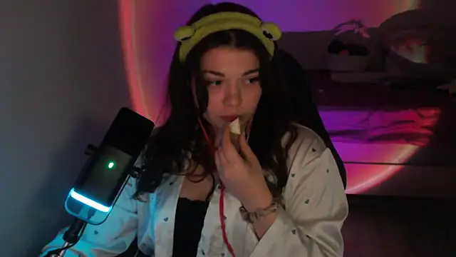 helengilmor online show from February 26, 5:23 pm