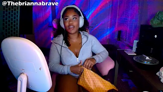 BriannaBrave online show from July 3, 3:23 am