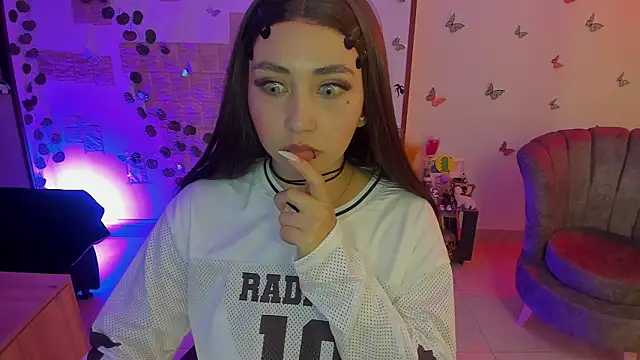 Fiore Sanz  online show from March 17, 2:59 am