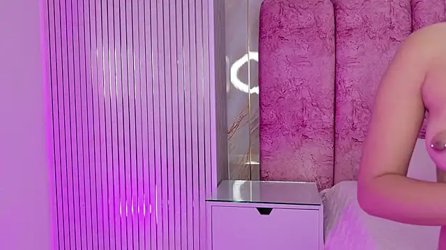 kendal rossi online show from March 31, 12:05 pm