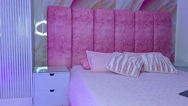 kendal rossi online show from March 26, 12:18 pm