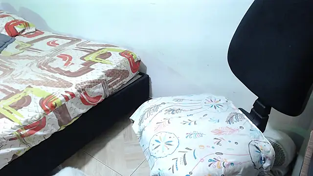 Zoe--khalL online show from January 14, 5:12 am