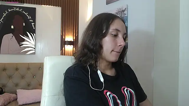 xlunna online show from September 17, 7:45 pm