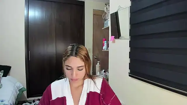 Amy Walker online show from April 15, 7:36 pm