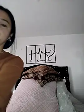 Snapshot of EimyParker_ chatting on September 28, 2:11 pm EimyParker  online show from September 28, 2:11 pm
