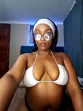 Queen-Chocolate online show from November 7, 11:53 pm