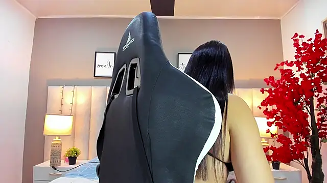 Snapshot of sara_parker069 chatting on October 2, 3:17 pm sara parker069 online show from October 2, 3:17 pm