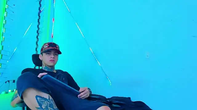 HOT boy2025 online show from September 28, 3:50 pm