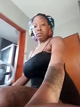 Snapshot of Mayo01_ chatting on October 18, 8:28 am Mayo01 online show from October 18, 8:28 am