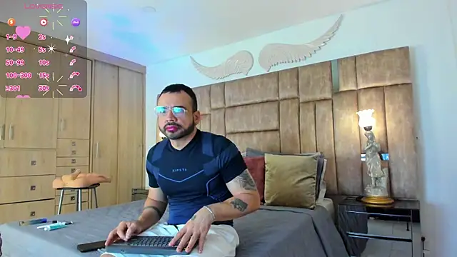 Snapshot of petterwilly1 chatting on October 21, 3:27 pm petterwilly1 online show from October 21, 3:27 pm