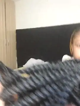 R-thequeen online show from April 1, 11:55 am