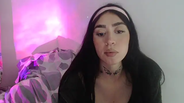 Julieta De Los Angeles online show from April 9, 2:25 am