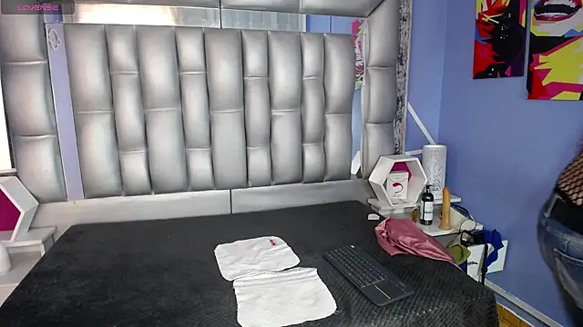 sophia ny online show from September 17, 2:04 pm